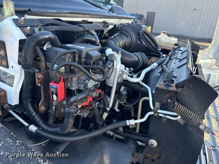 image for item EG2584 2005 GMC C5500 flatbed truck