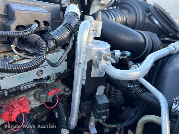 image for item EG2584 2005 GMC C5500 flatbed truck