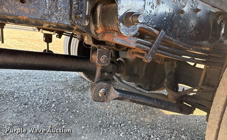 image for item EG2584 2005 GMC C5500 flatbed truck