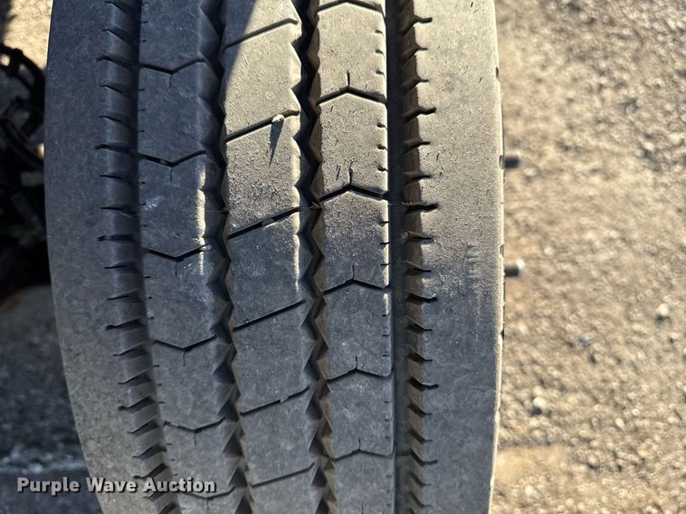 image for item EG2584 2005 GMC C5500 flatbed truck