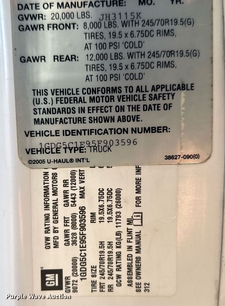 image for item EG2584 2005 GMC C5500 flatbed truck