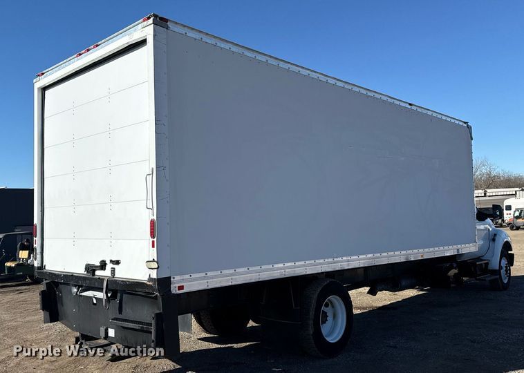 image for item EG2586 2015 Ford F750 Super Duty box truck