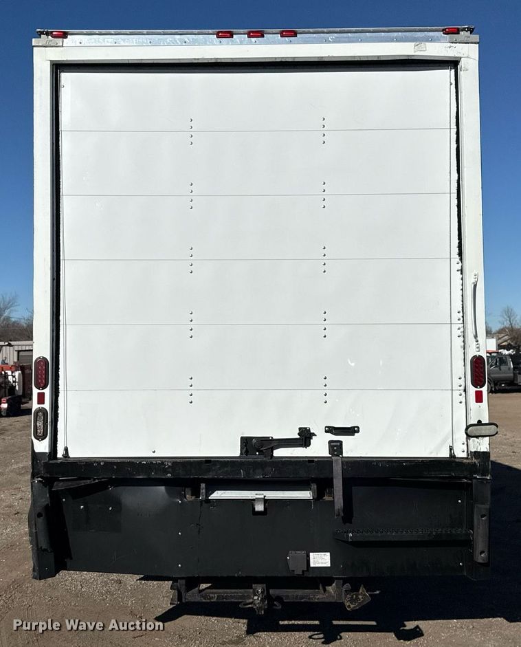 image for item EG2586 2015 Ford F750 Super Duty box truck