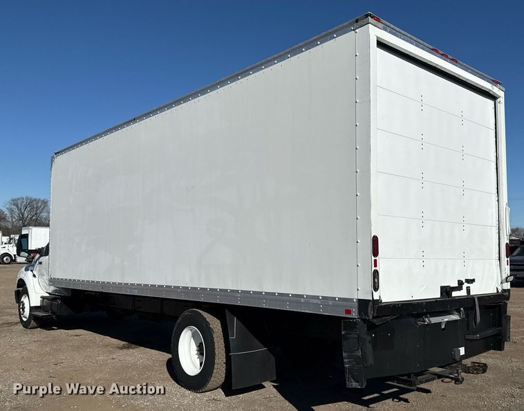 image for item EG2586 2015 Ford F750 Super Duty box truck