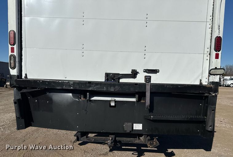 image for item EG2586 2015 Ford F750 Super Duty box truck