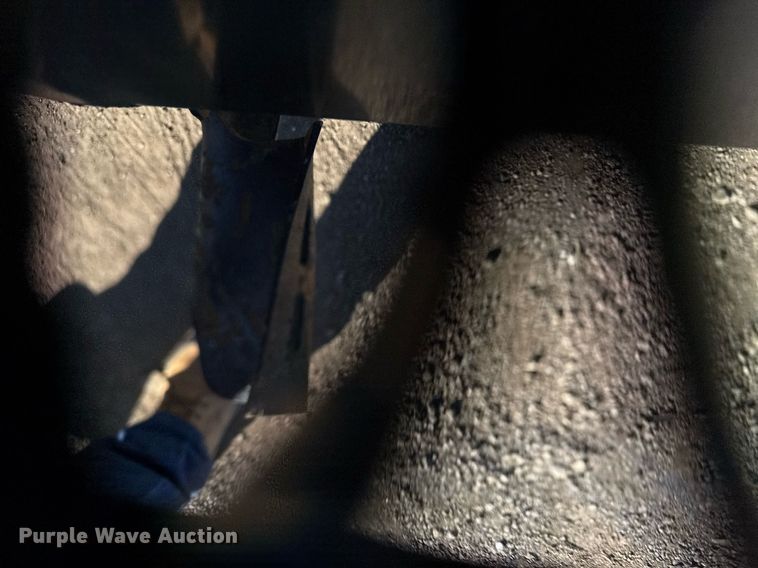 image for item EG2586 2015 Ford F750 Super Duty box truck