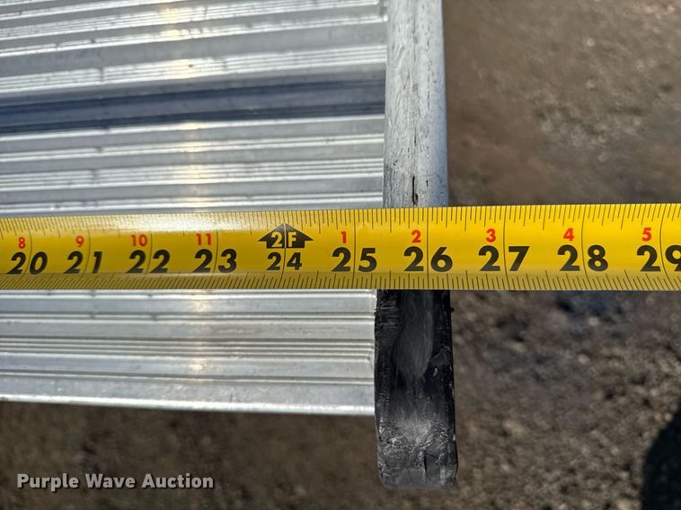 image for item EG2586 2015 Ford F750 Super Duty box truck