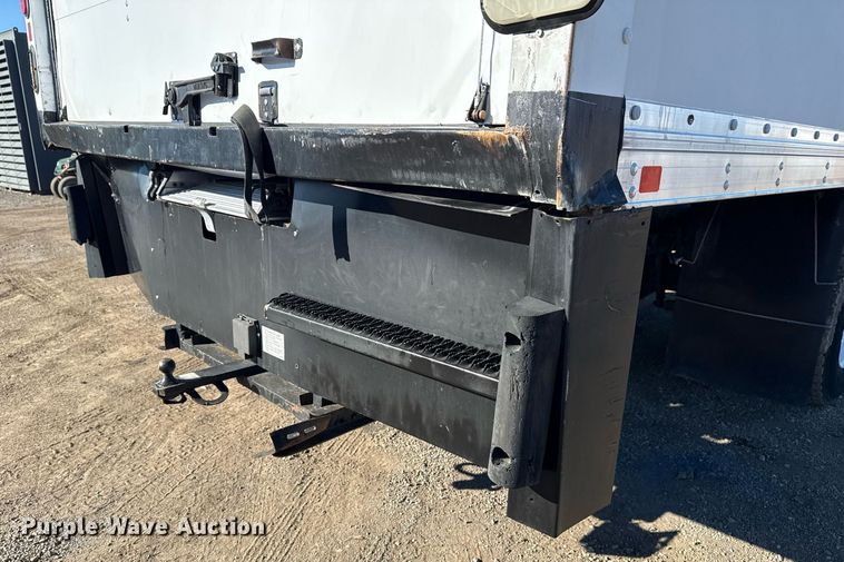 image for item EG2586 2015 Ford F750 Super Duty box truck