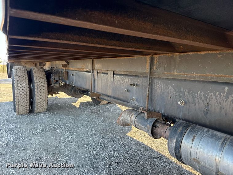 image for item EG2586 2015 Ford F750 Super Duty box truck