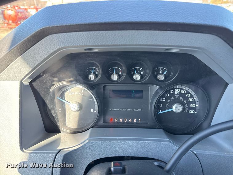 image for item EG2586 2015 Ford F750 Super Duty box truck