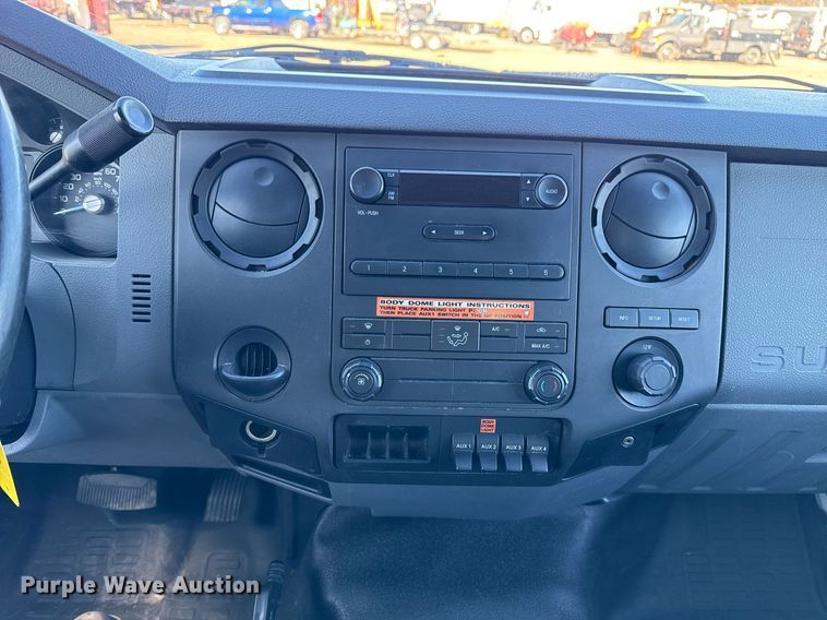 image for item EG2586 2015 Ford F750 Super Duty box truck