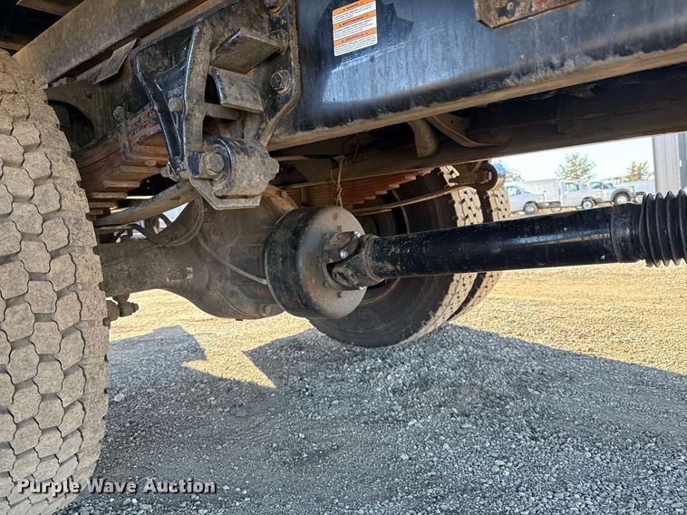 image for item EG2586 2015 Ford F750 Super Duty box truck