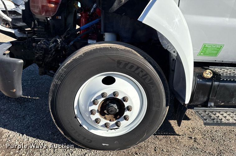 image for item EG2586 2015 Ford F750 Super Duty box truck