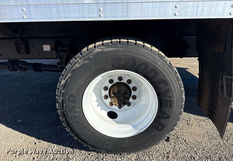 image for item EG2586 2015 Ford F750 Super Duty box truck