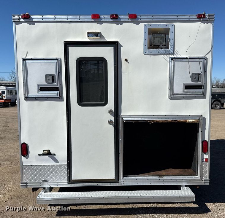 image for item EG2591 2001 Coachcraft Technologies fiber optic trailer