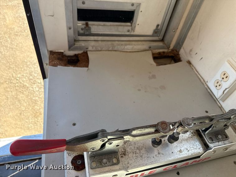 image for item EG2591 2001 Coachcraft Technologies fiber optic trailer