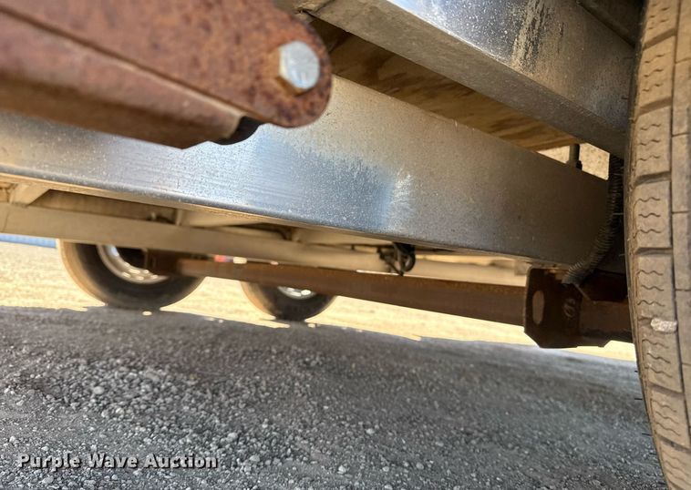 image for item EG2591 2001 Coachcraft Technologies fiber optic trailer