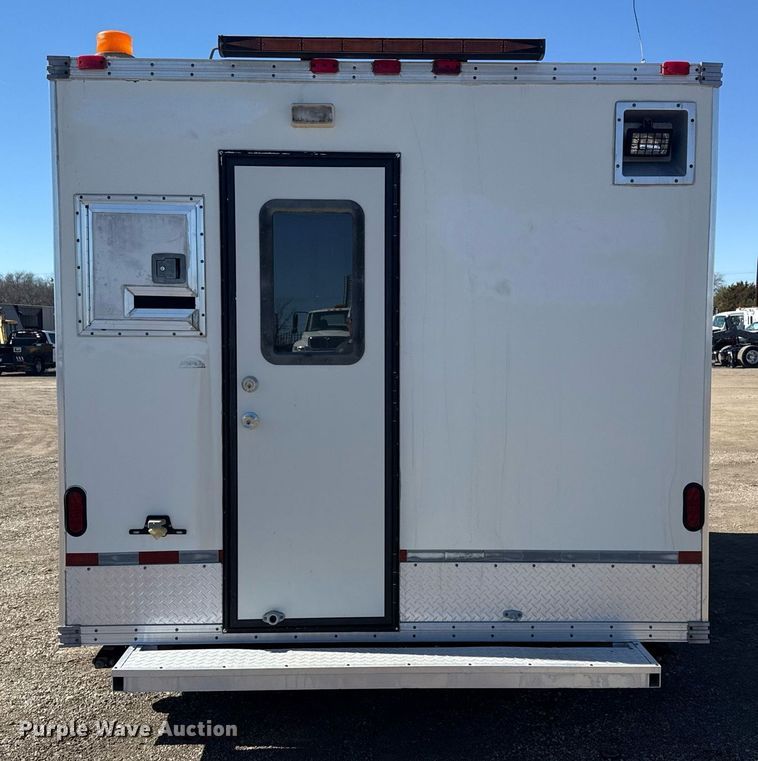 image for item EG2593 2006 Coachcraft Technologies fiber optic trailer