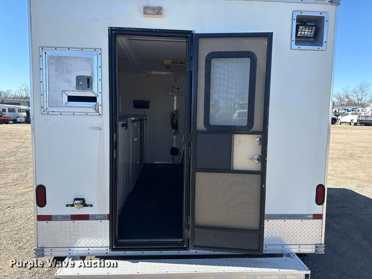 image for item EG2593 2006 Coachcraft Technologies fiber optic trailer