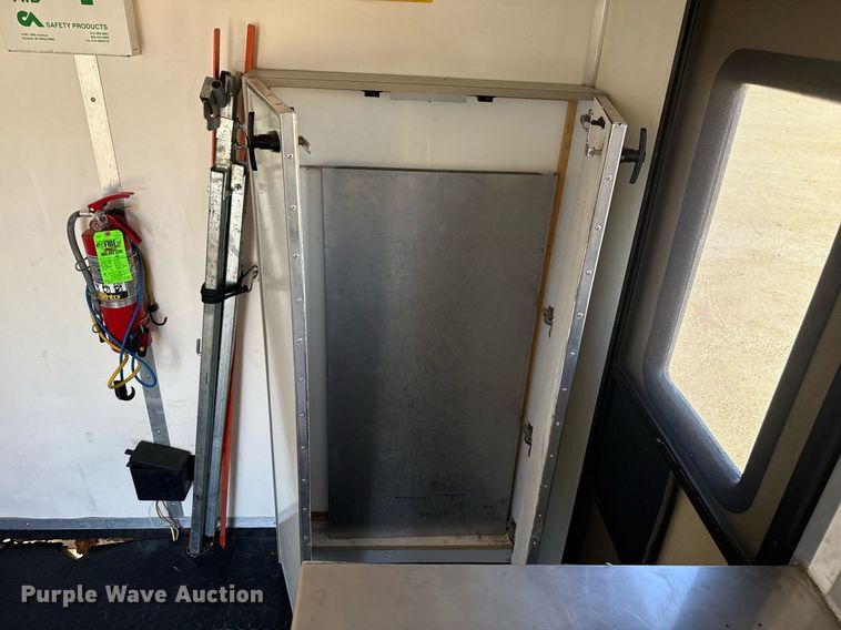 image for item EG2593 2006 Coachcraft Technologies fiber optic trailer