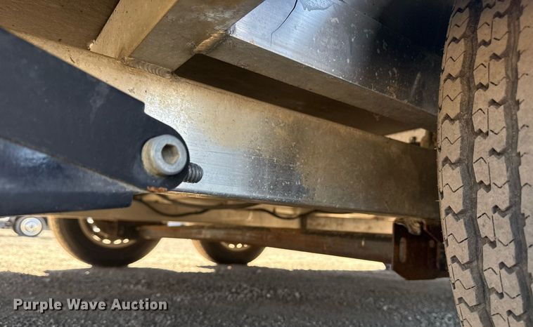 image for item EG2593 2006 Coachcraft Technologies fiber optic trailer