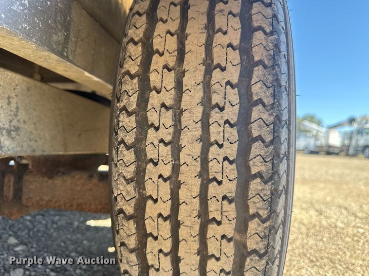 image for item EG2593 2006 Coachcraft Technologies fiber optic trailer