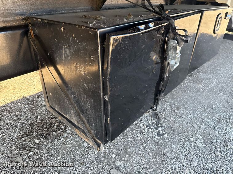 image for item EG2596 2019 International CV515 flatbed truck