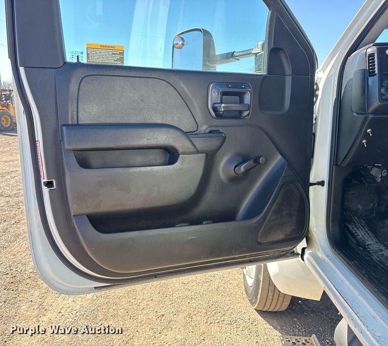 image for item EG2596 2019 International CV515 flatbed truck