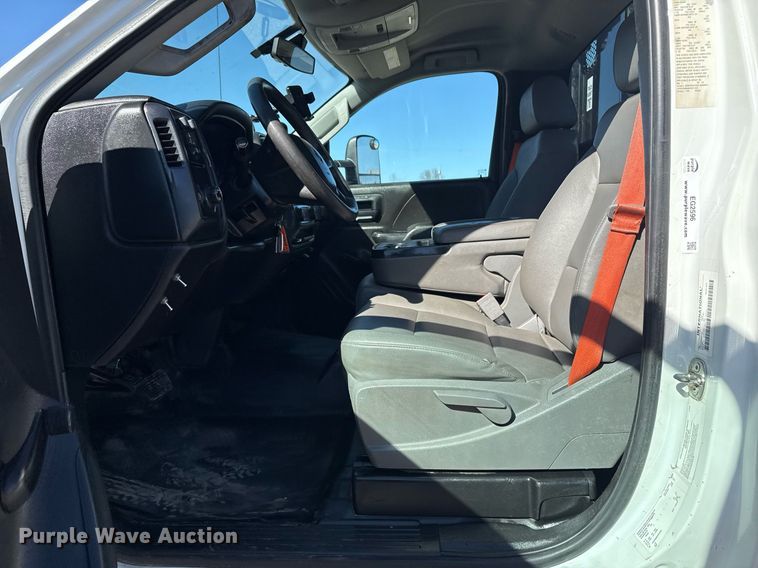 image for item EG2596 2019 International CV515 flatbed truck