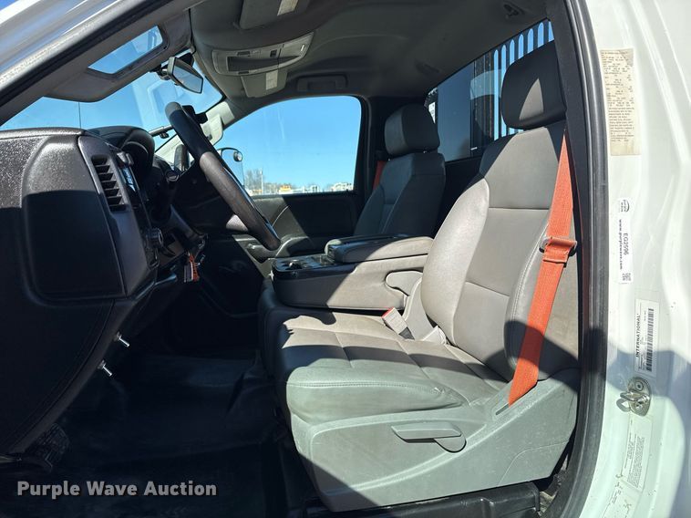 image for item EG2596 2019 International CV515 flatbed truck