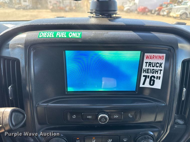 image for item EG2596 2019 International CV515 flatbed truck