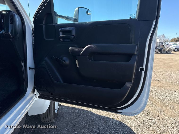 image for item EG2596 2019 International CV515 flatbed truck