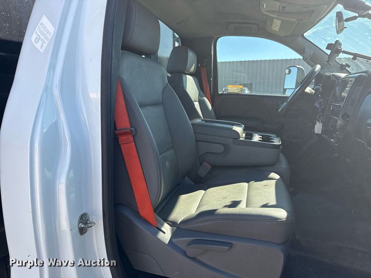 image for item EG2596 2019 International CV515 flatbed truck