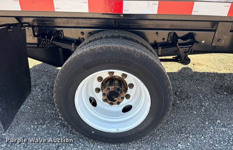 image for item EG2596 2019 International CV515 flatbed truck