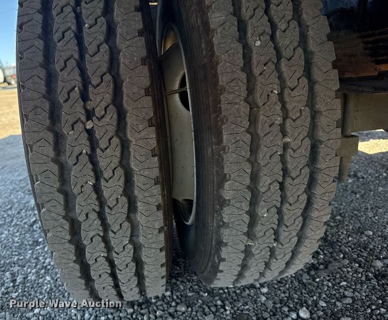 image for item EG2596 2019 International CV515 flatbed truck