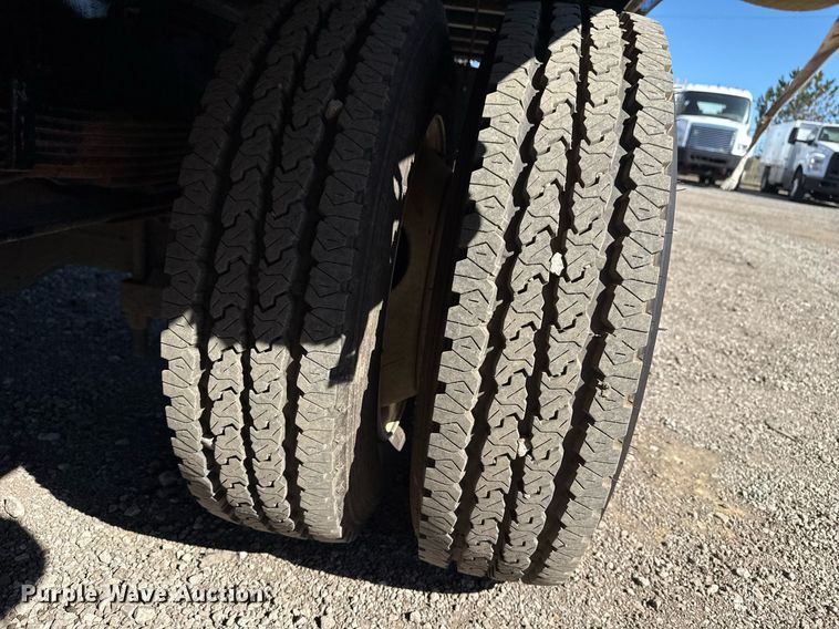 image for item EG2596 2019 International CV515 flatbed truck