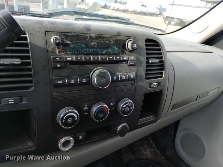 image for item EH0094 2009 GMC Sierra 1500 Ext. Cab pickup truck