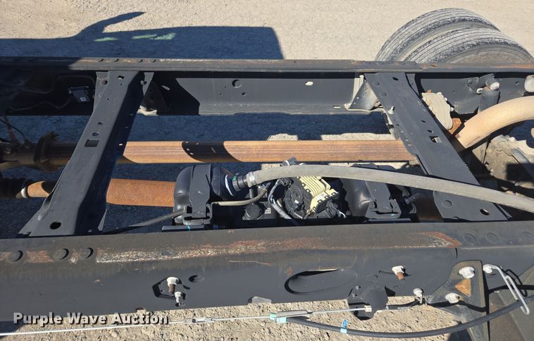 image for item EI4170 2016 Ford F550 truck cab and chassis