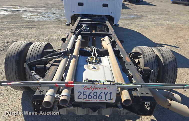 image for item EI4170 2016 Ford F550 truck cab and chassis