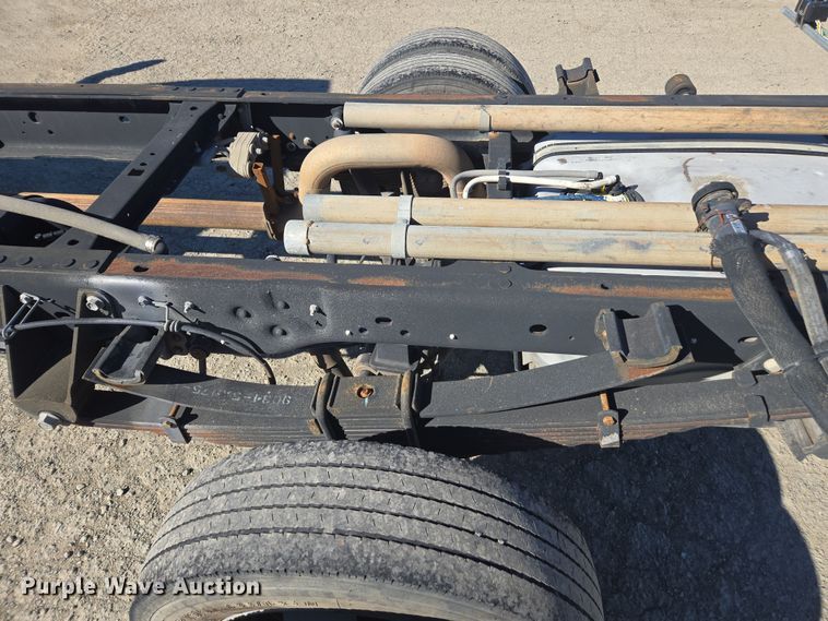 image for item EI4170 2016 Ford F550 truck cab and chassis