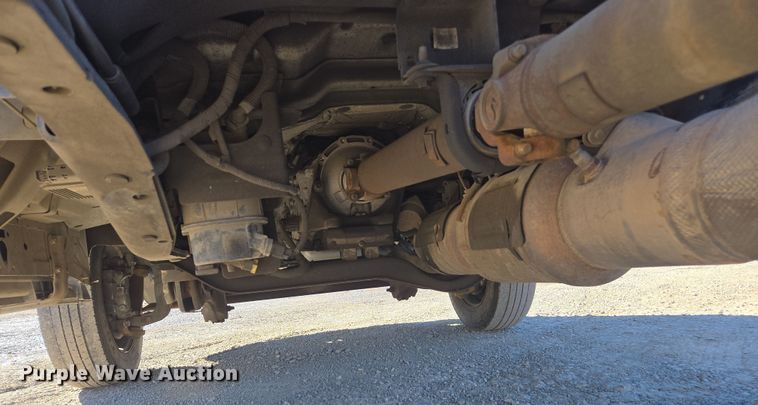 image for item EI4170 2016 Ford F550 truck cab and chassis