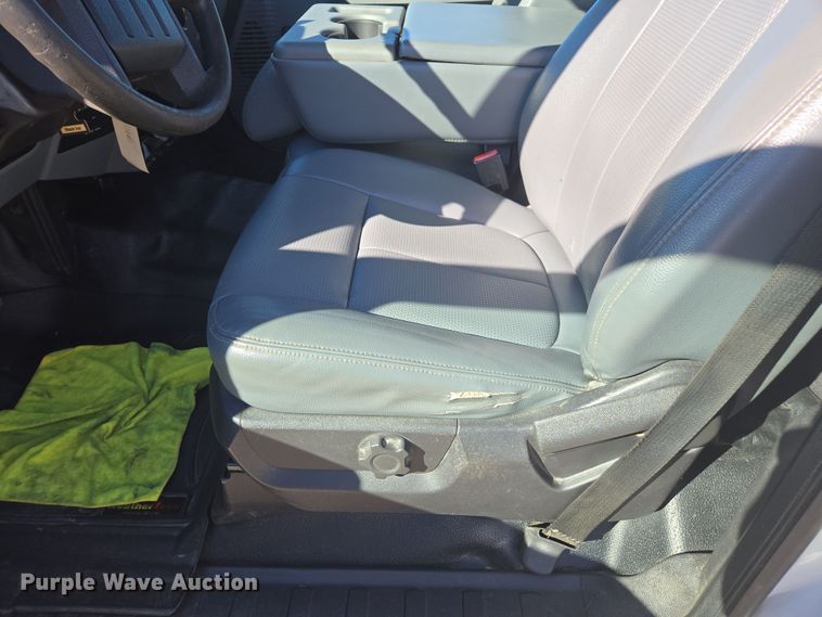 image for item EI4170 2016 Ford F550 truck cab and chassis