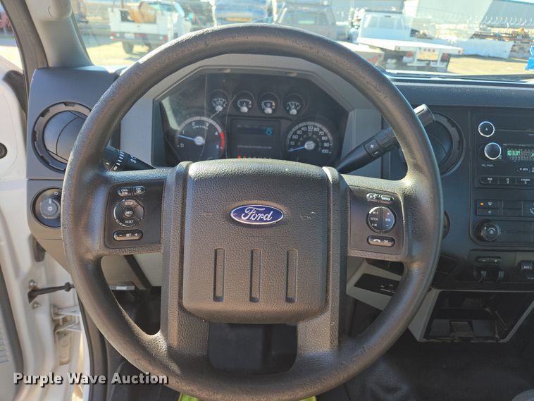 image for item EI4170 2016 Ford F550 truck cab and chassis