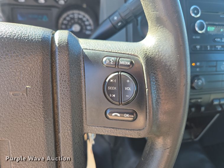 image for item EI4170 2016 Ford F550 truck cab and chassis