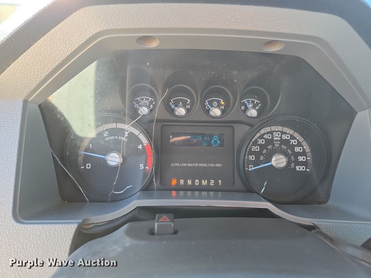 image for item EI4170 2016 Ford F550 truck cab and chassis