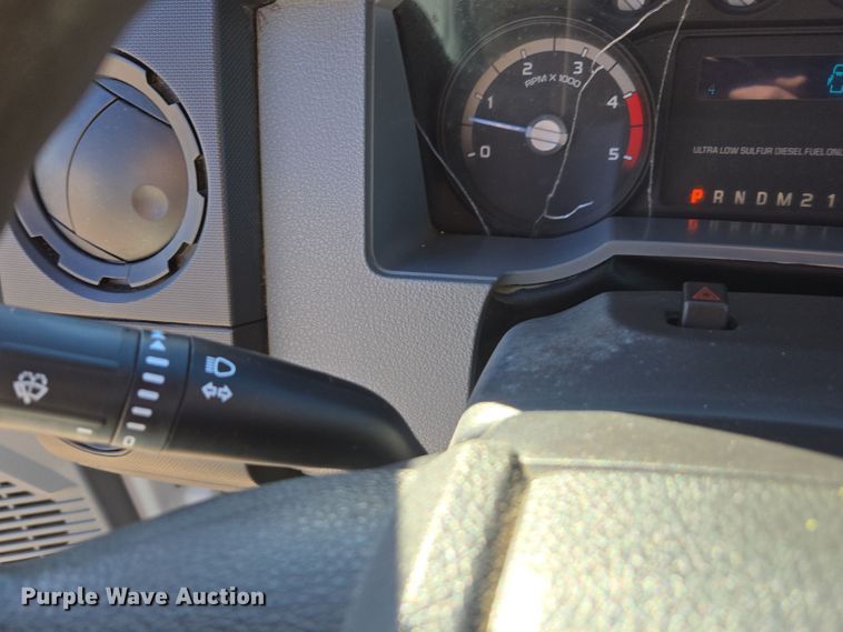 image for item EI4170 2016 Ford F550 truck cab and chassis