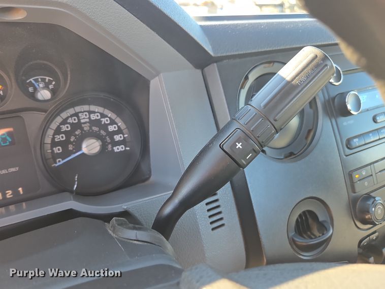 image for item EI4170 2016 Ford F550 truck cab and chassis