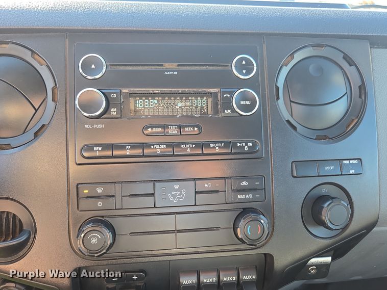 image for item EI4170 2016 Ford F550 truck cab and chassis