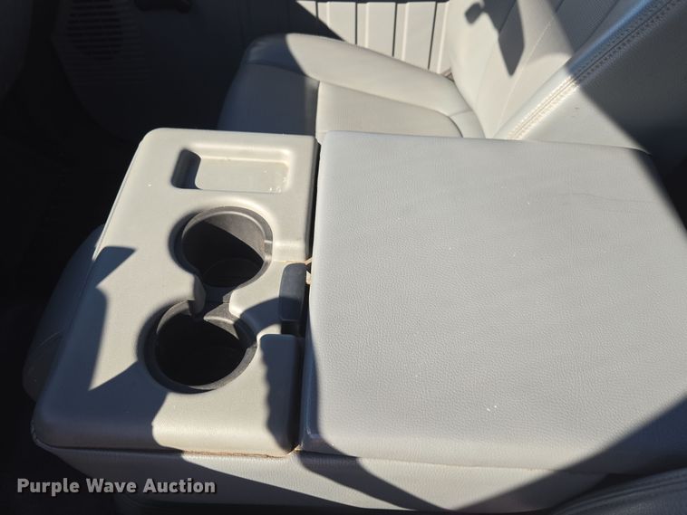 image for item EI4170 2016 Ford F550 truck cab and chassis