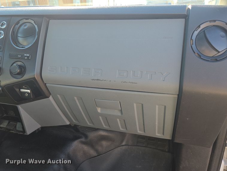 image for item EI4170 2016 Ford F550 truck cab and chassis